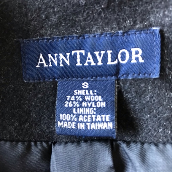 Beautiful Ann Taylor wool blend cropped blazer/jacket - Picture 6 of 7